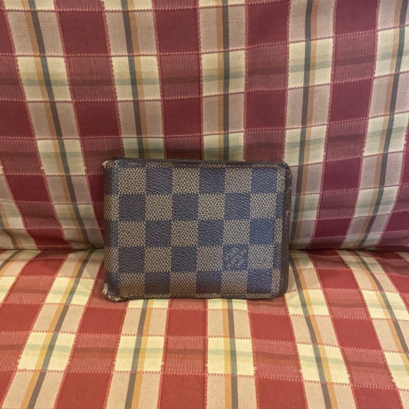 Louis Vuitton mens wallet - Picture 1 of 5
